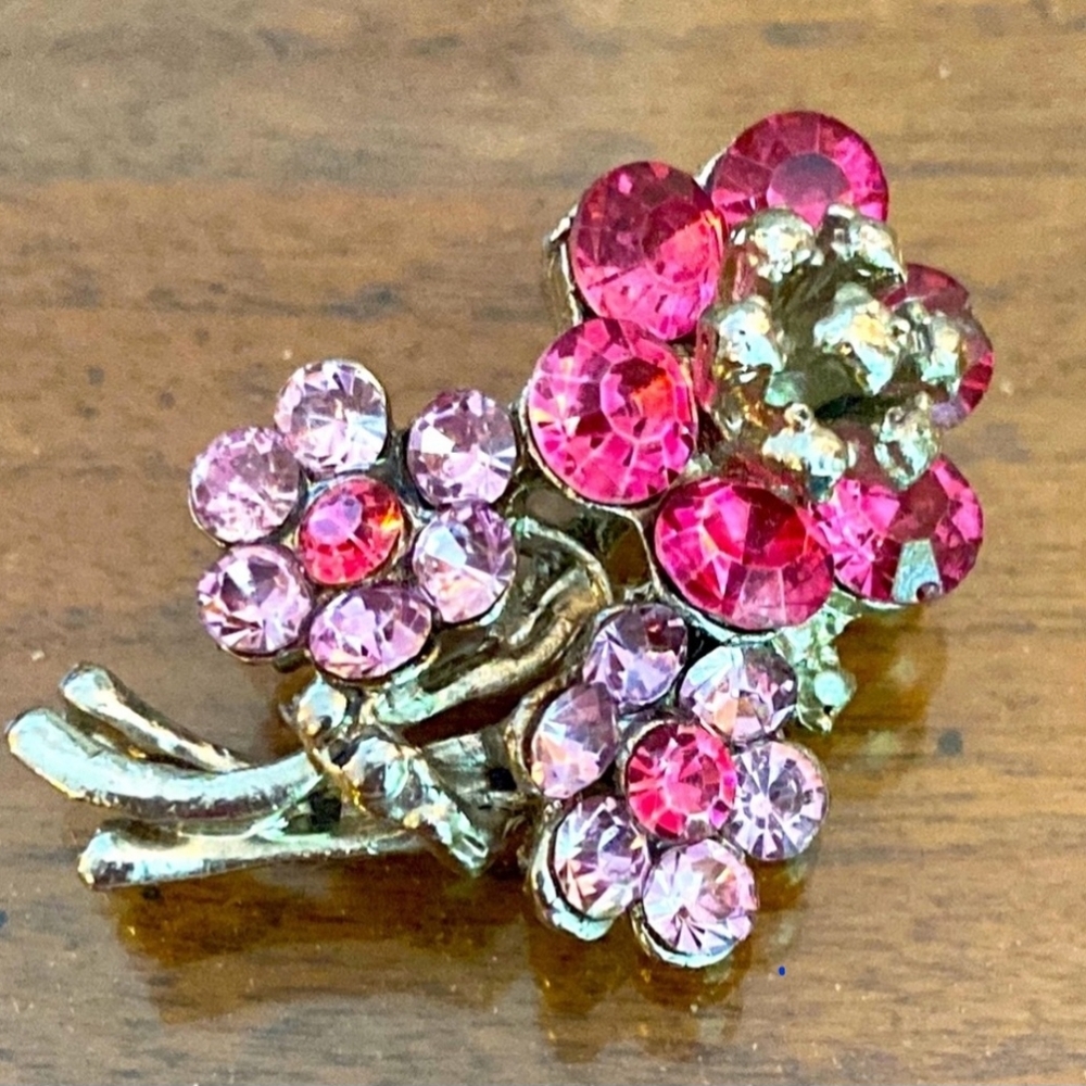 Vintage Pink Flower Crystal Brooch 1.5" - Picture 2 of 4